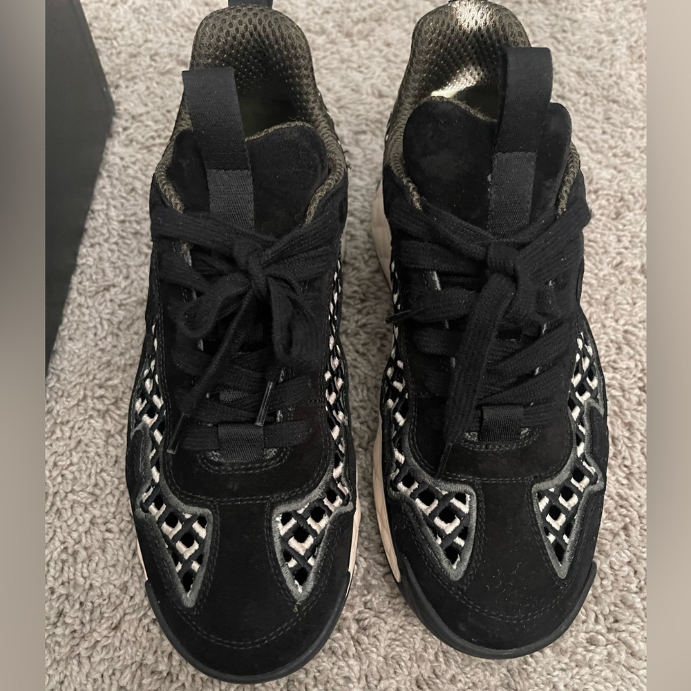Chanel sneakers - Picture 4 of 7